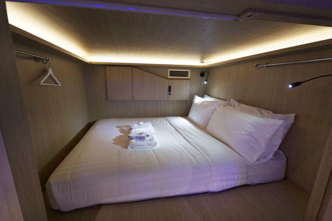 Cube Boutique Capsule Hotel At Kampong Glam Singapore Exterior photo