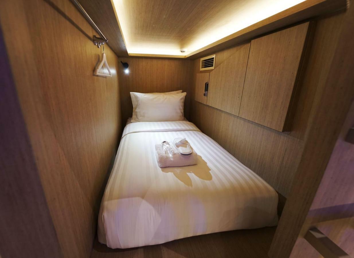 Cube Boutique Capsule Hotel At Kampong Glam Singapore Exterior photo